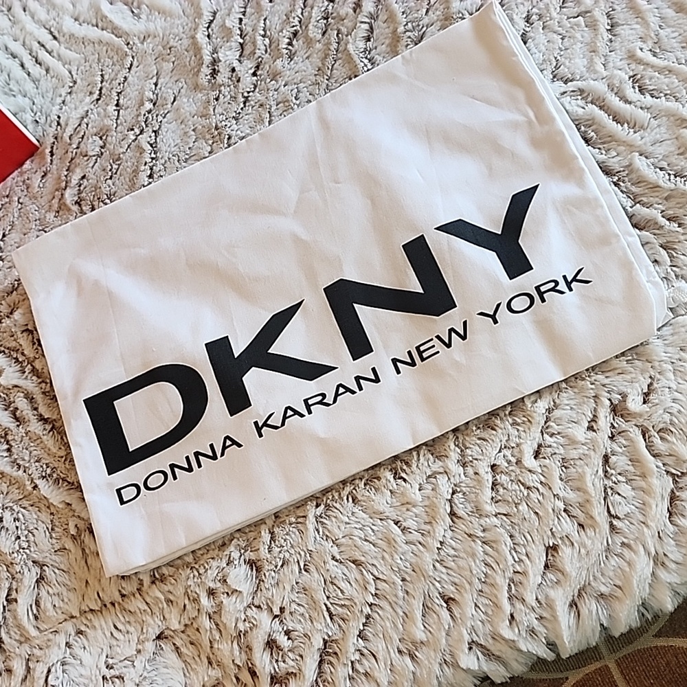 DKNY Laci Embellished Strappy Pump 2.5" heel. Size 5.5 &Dustbag - Picture 13 of 15